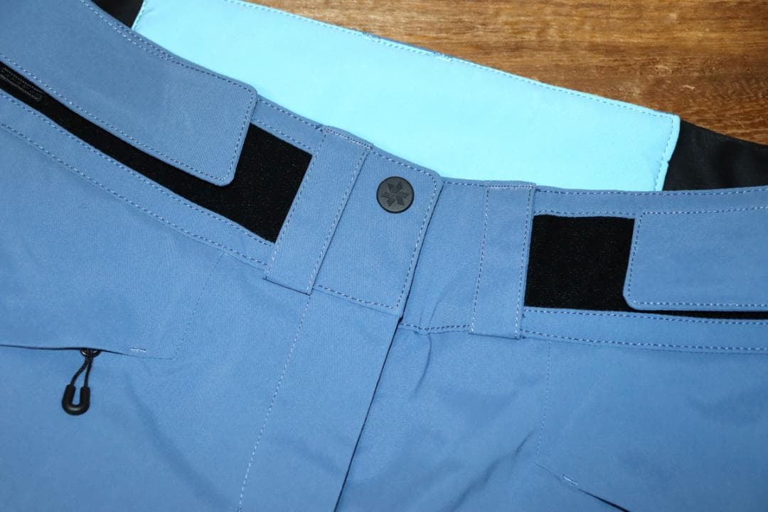 新品 ゴールドウイン 2トーン 中綿 カラースキーパンツ (4/XL) 併