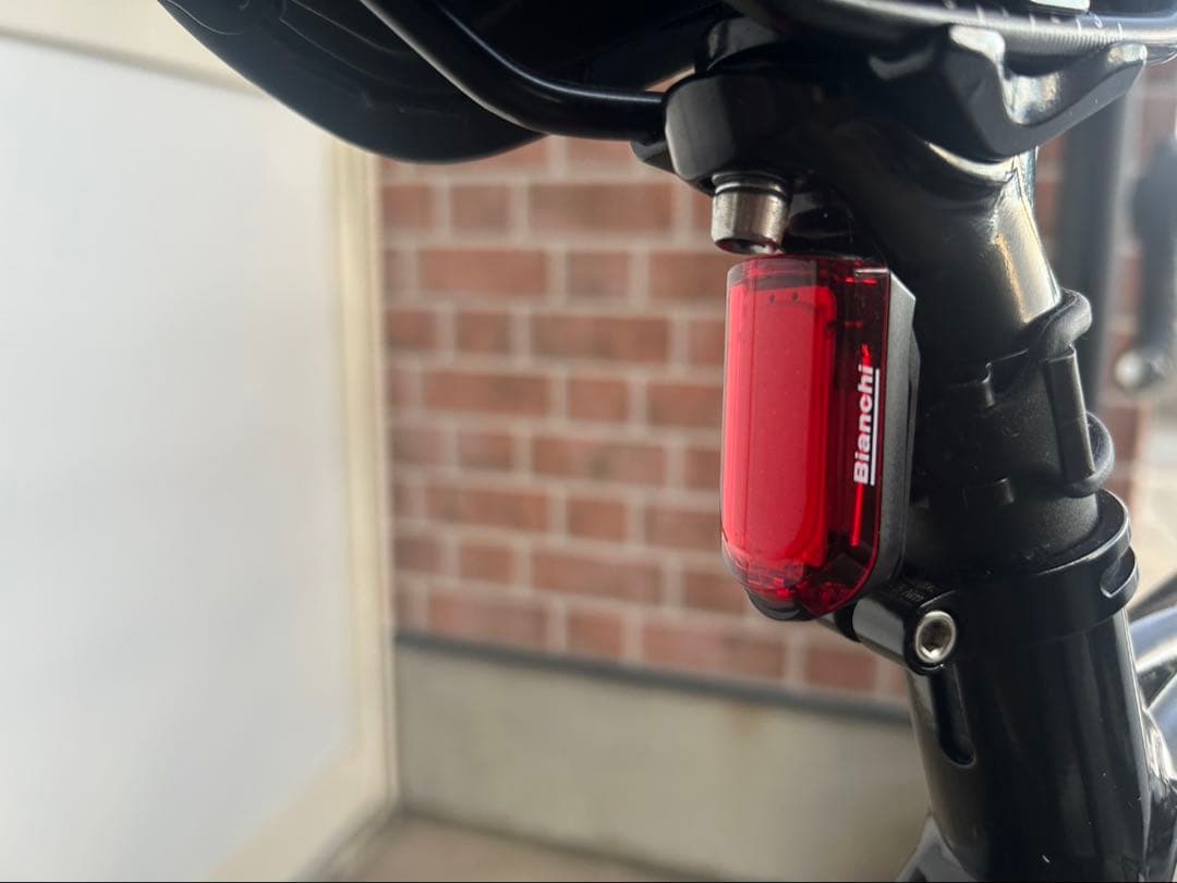 ロードバイク ブラック アルミフレーム ディスクブレーキ