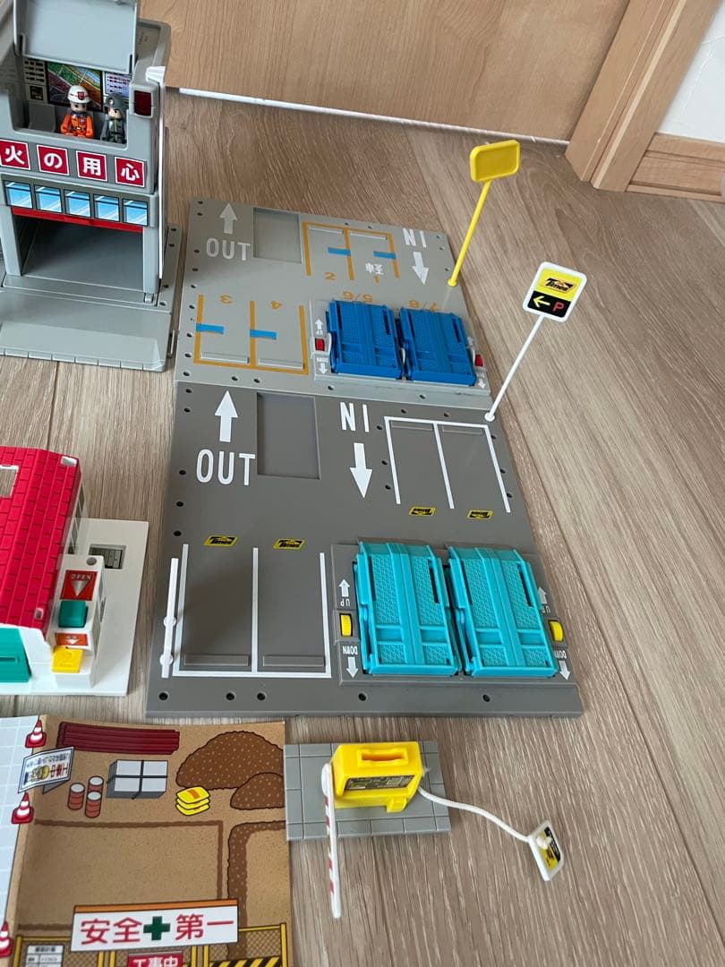 トミカタウン　まとめ売り　信号機　警察署　ENEOS イオンモール　消防署　他