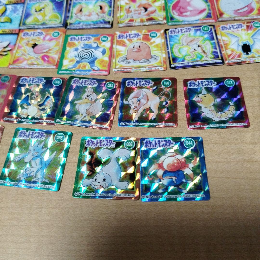 【当時物】GAMEBOY型　おもちゃ　リザードンなど38枚ミニカード付　ポケモン