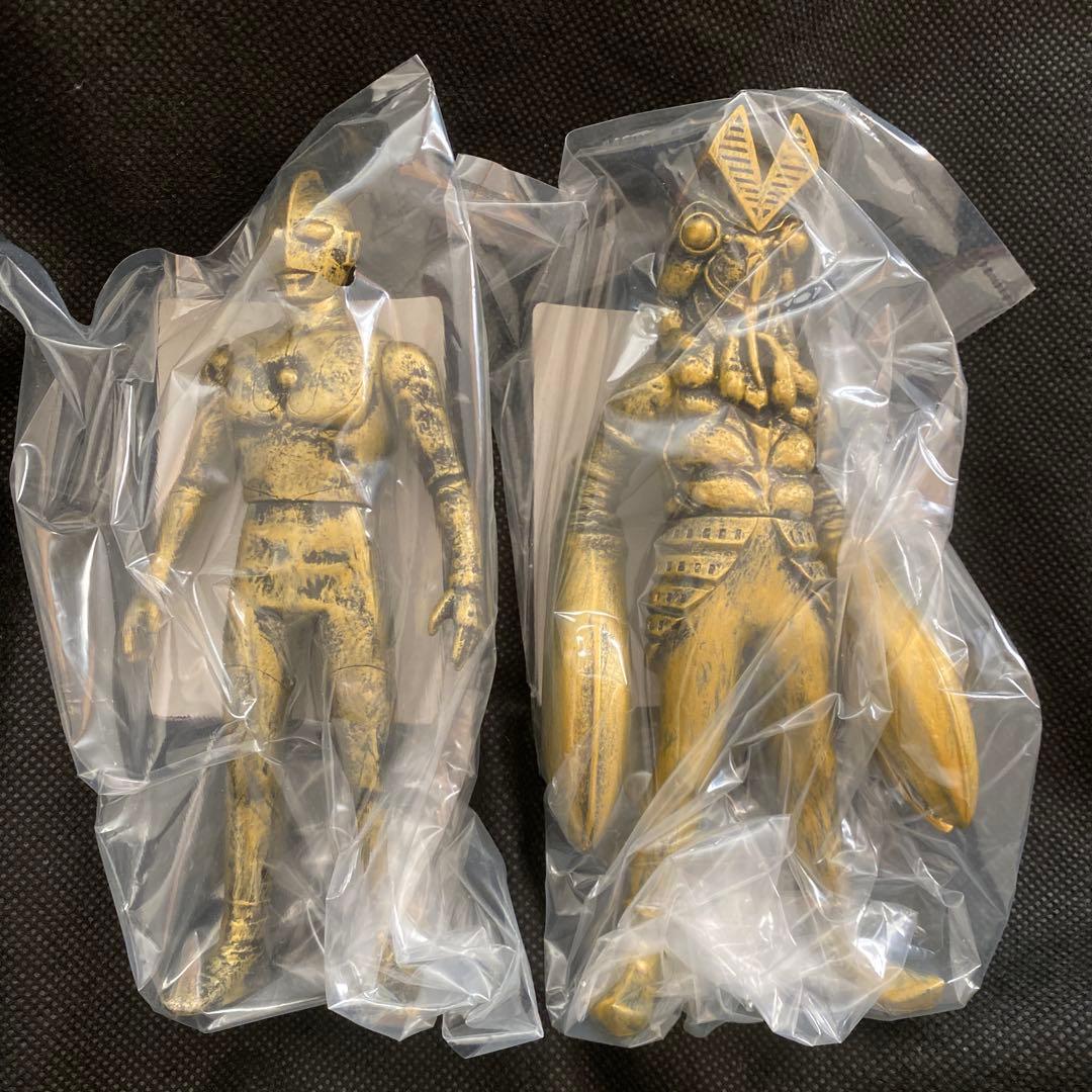 新品　公式　限定　ソフビ　フィギュア　ウルトラマン バルタン星人　ゴールドカラー