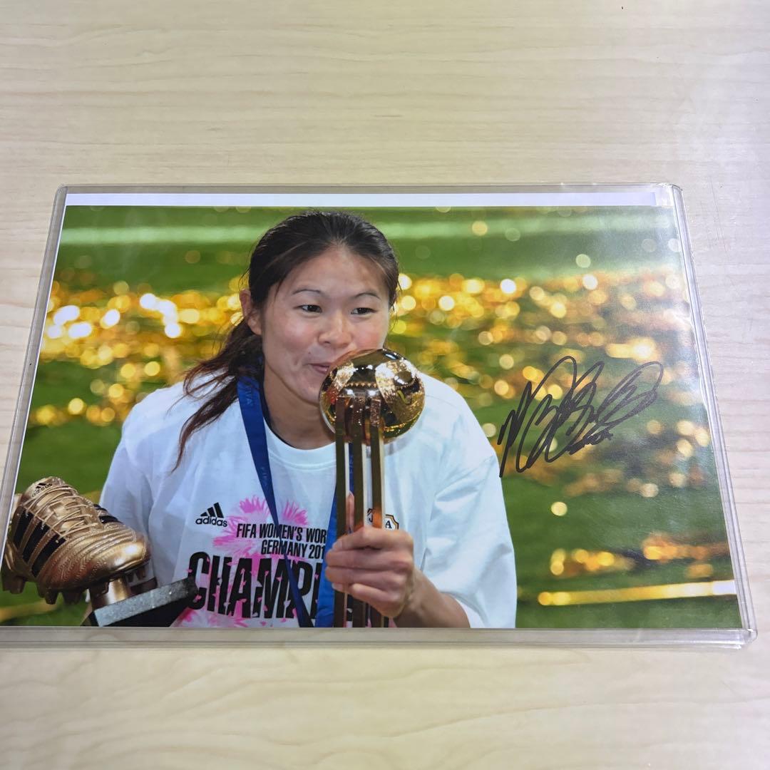 なでしこジャパン　日本女子代表サッカー　主将　澤　穂希 直筆サイン入りフォト