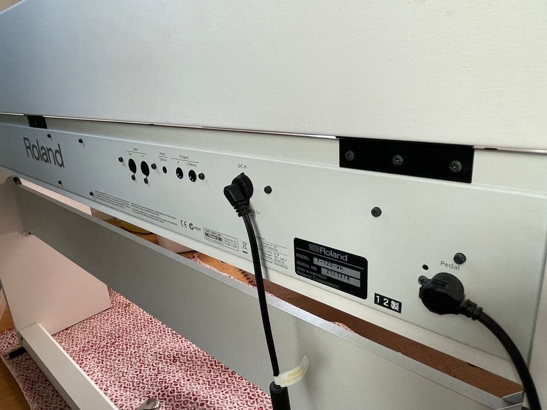 電子ピアノ【内蔵曲多数、録音、メトロノーム機能付き】