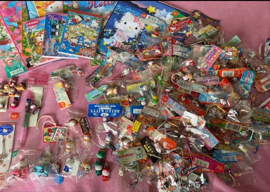 ご当地キティちゃん根付など150個セット