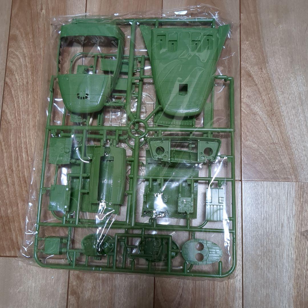 S*g様 ムサイ級軽巡洋艦 ガンダム ネオ 1/400 スケール バンダイ　ジャ