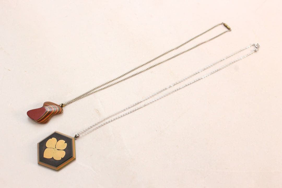 5142 堆朱　ペンダント2点　明石朴景 作 花文六角ペンダントトップ　送料無料