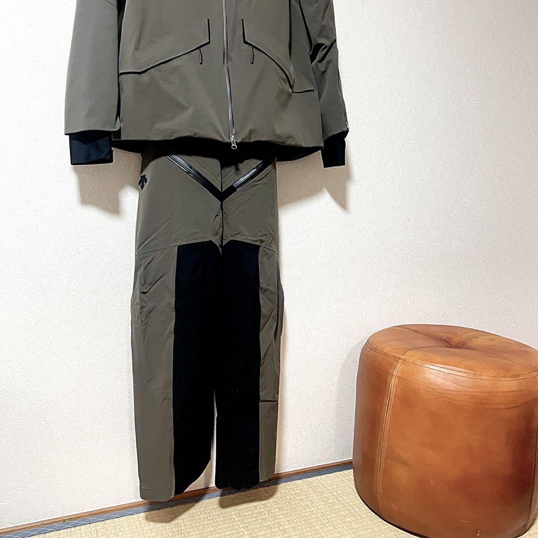 【年始整理・格安出品】DESCENTEスキーウェア・ビブパンツ／高機能モデル