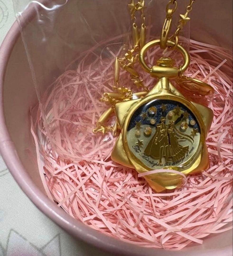 セーラームーン q-pot ムーンフェイズの懐中時計