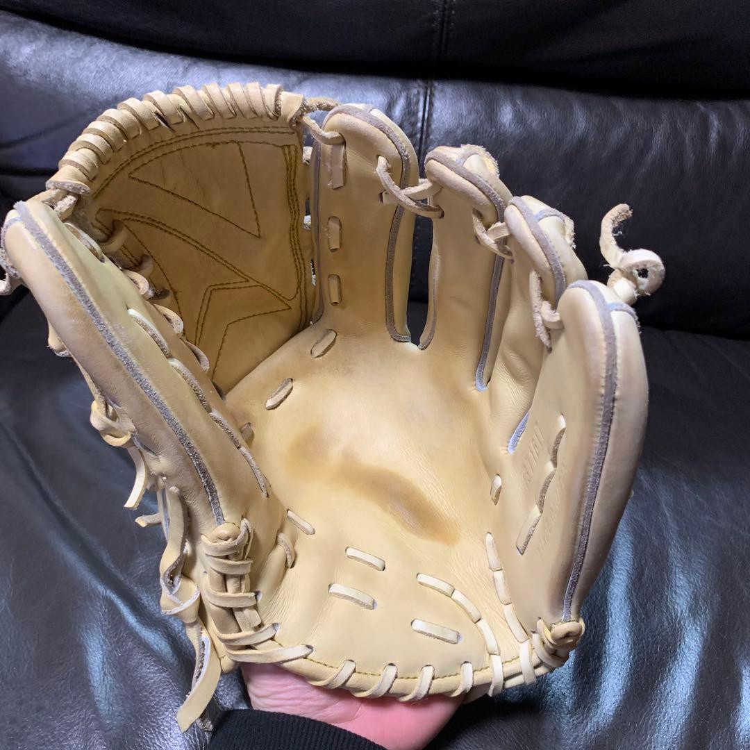 アンダーアーマー 最上級モデル　硬式投手用グローブ　金子千尋モデル　キャメル