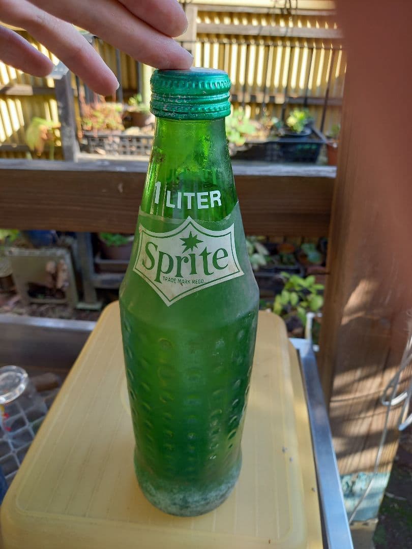 かなり昔のスプライトの瓶(未開封)