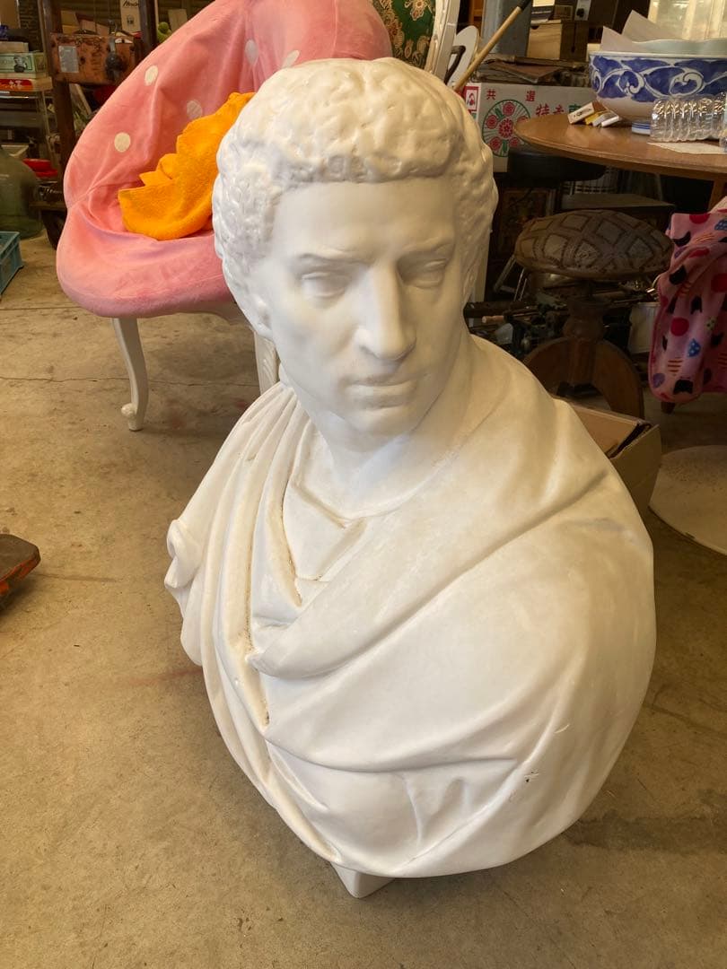 ブルータスの胸像　石膏像