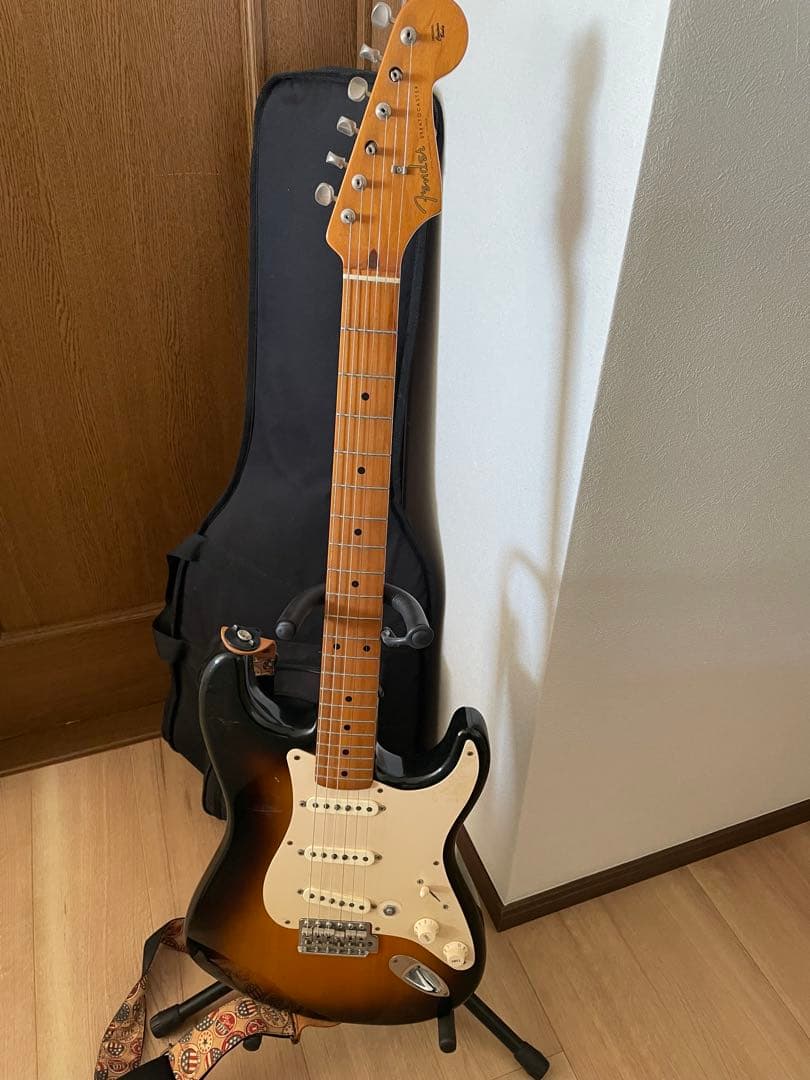 Fender Stratocaster フェンダー ストラト サンバースト