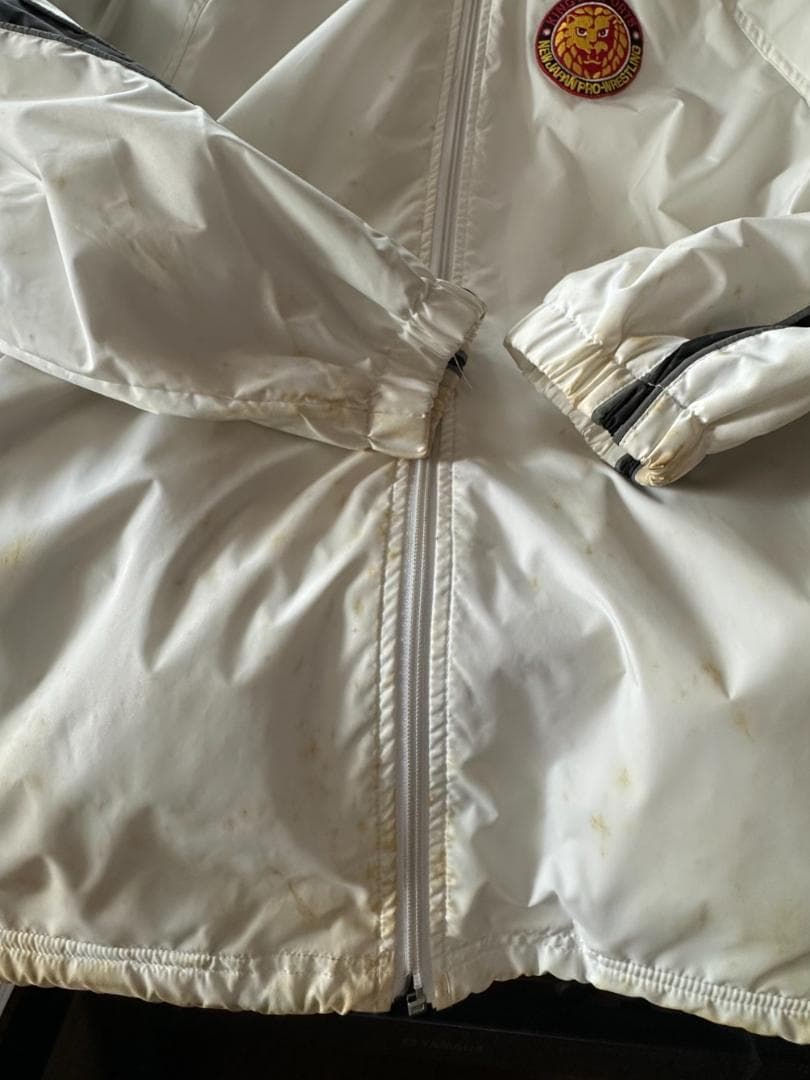 新日本プロレス藤波辰爾のトレーニングジャケット（直筆サインと本人の血痕付き）