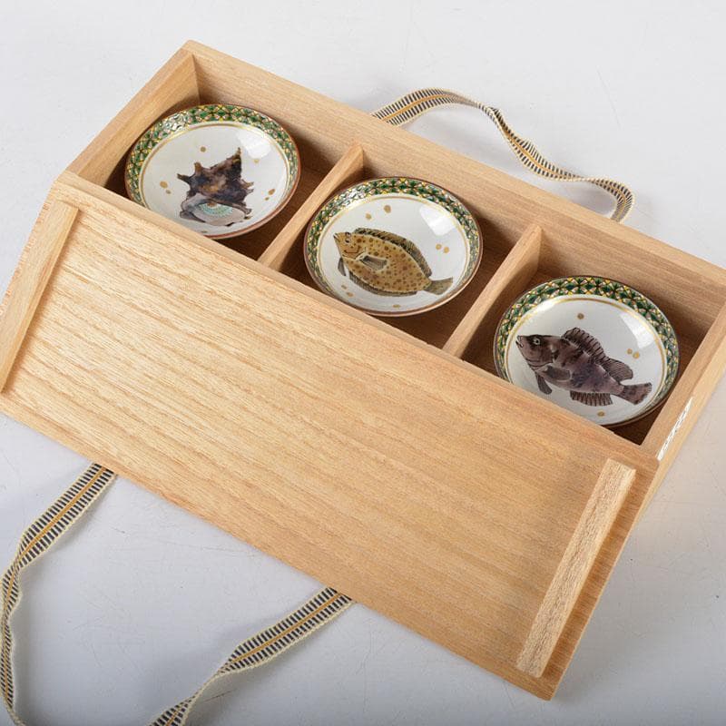 九谷焼　山田義明作　魚文　組盃　三客　共箱　M　R4581