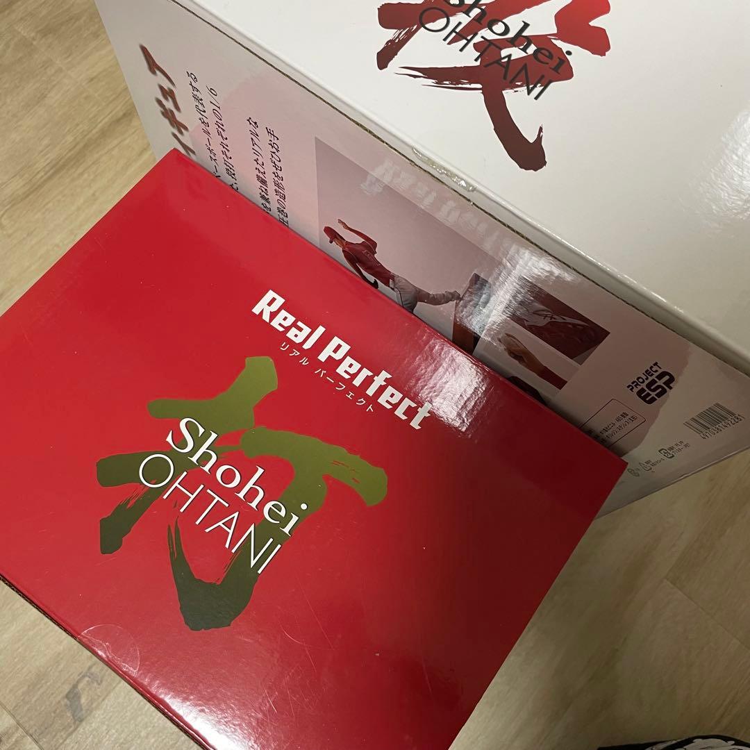 大谷翔平 リアルパーフェクト 投打 フィギュア 2体セット ステッカー付き