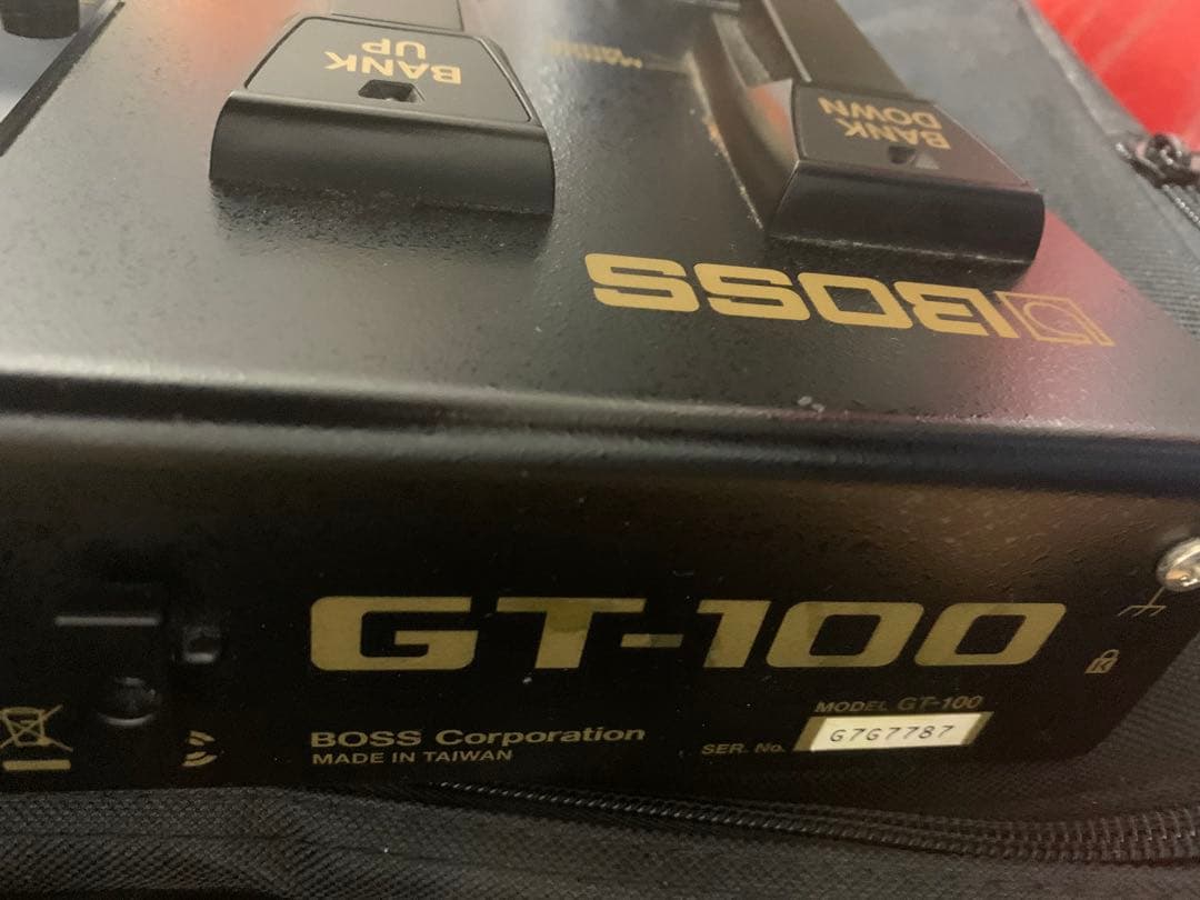 BOSS GT-100 アダプターなし、 説明書なし、初心者からプロまで幅広く