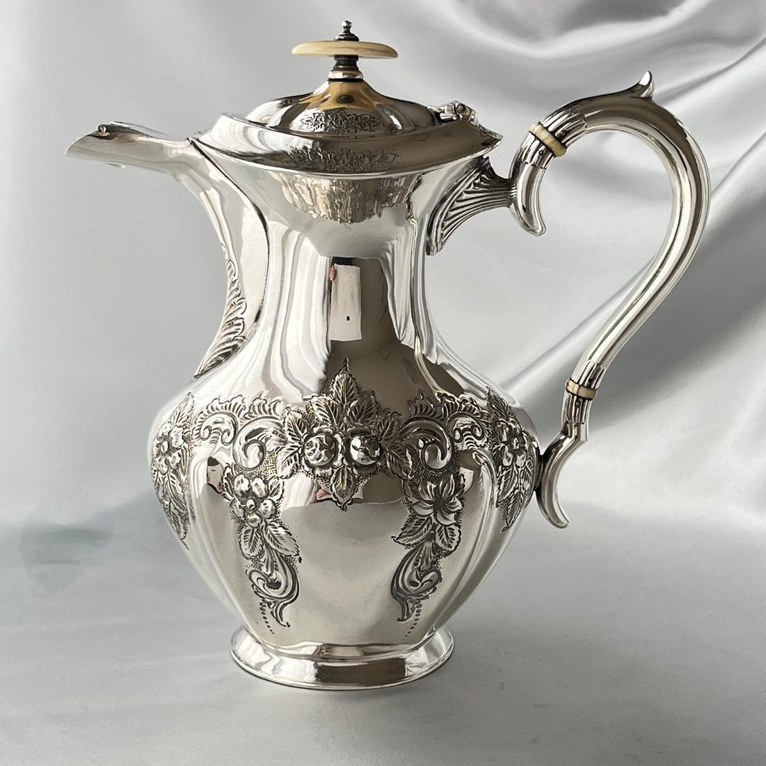 【Pinder Brothers】 ローズのジャグ 薔薇のレリーフ