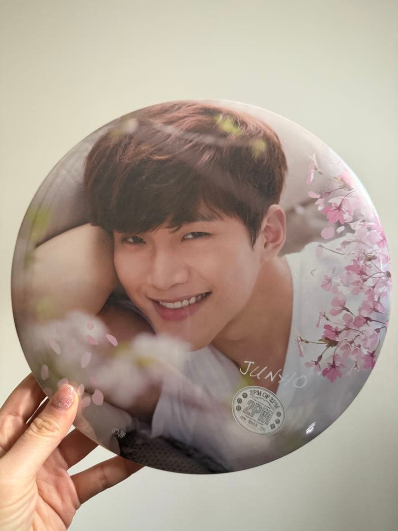 JUNHO ジュノ　サイン入りポストカード　特大缶バッチスタンド