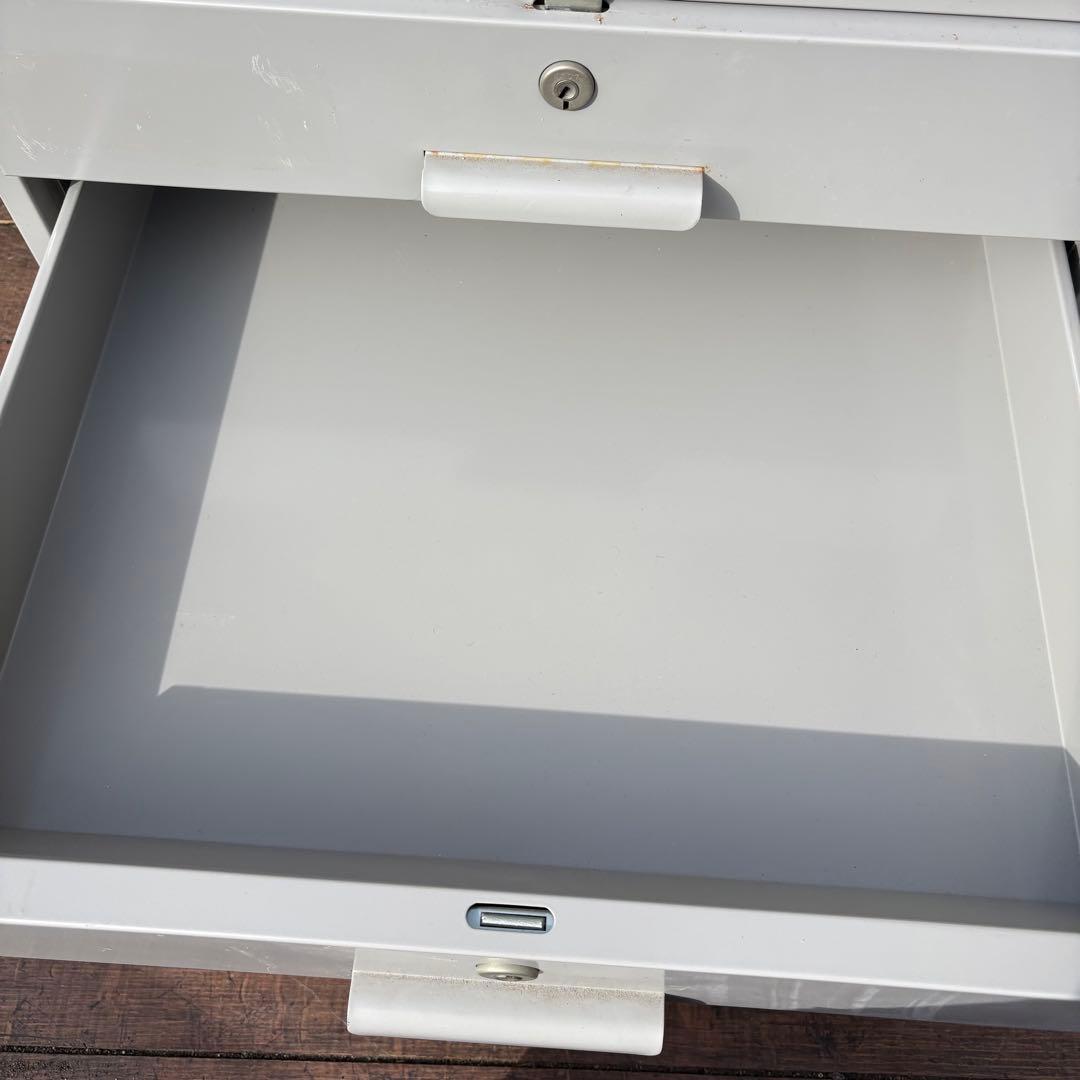 A4 昭和レトロ 3段 スチールキャビネット 書類棚 デスクワゴン 事務用品