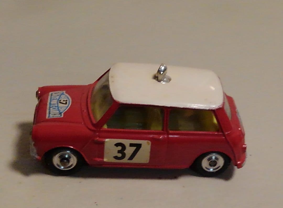 ・モンテカルロクーパーSダイキャストミニカー