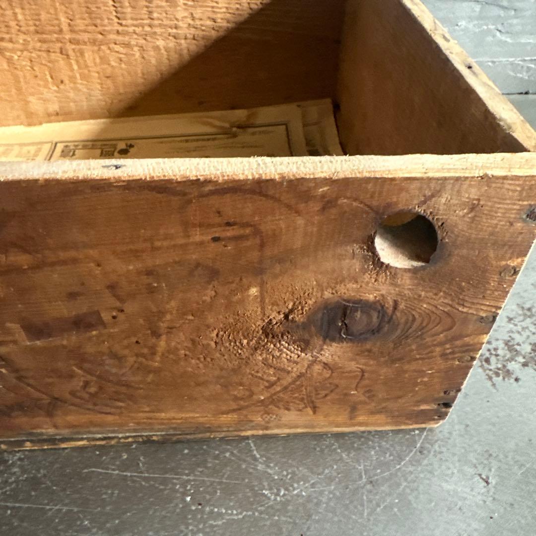カブトビール　ヴィンテージ木製彫刻収納ボックス