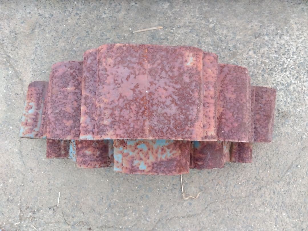 ♪昔のブリキ製の鬼瓦 93✕47✕25 いたみ、錆