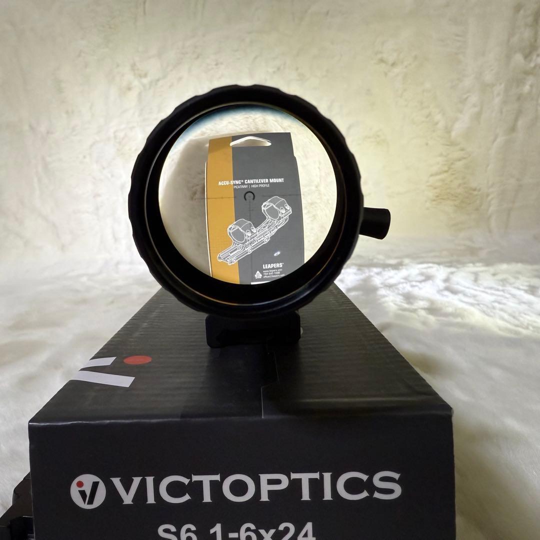 ライフルスコープ　LPVO 1-6×24mm 箱、付属品付き