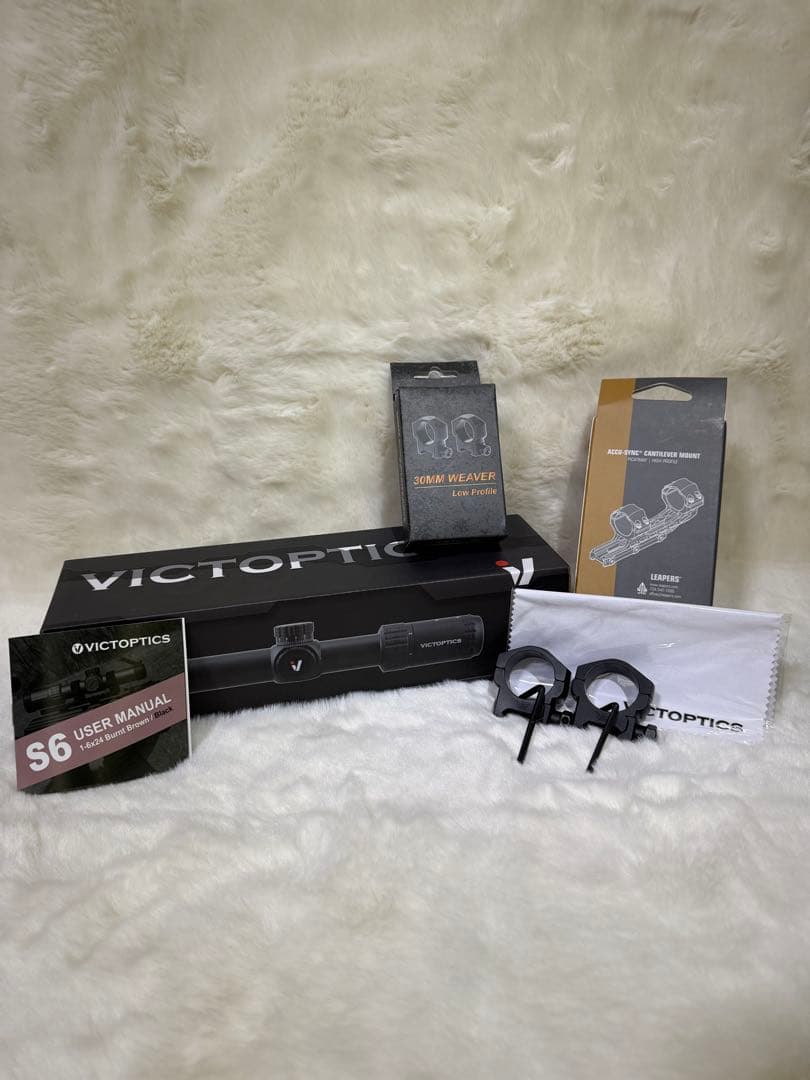 ライフルスコープ　LPVO 1-6×24mm 箱、付属品付き