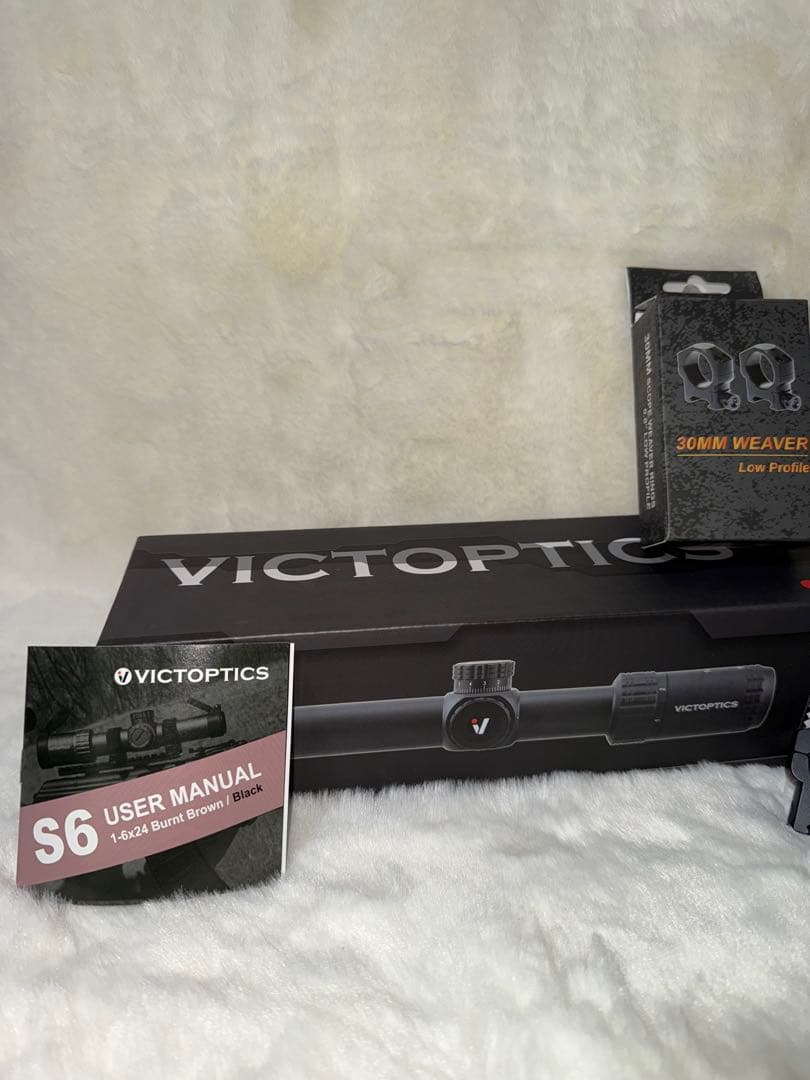 ライフルスコープ　LPVO 1-6×24mm 箱、付属品付き