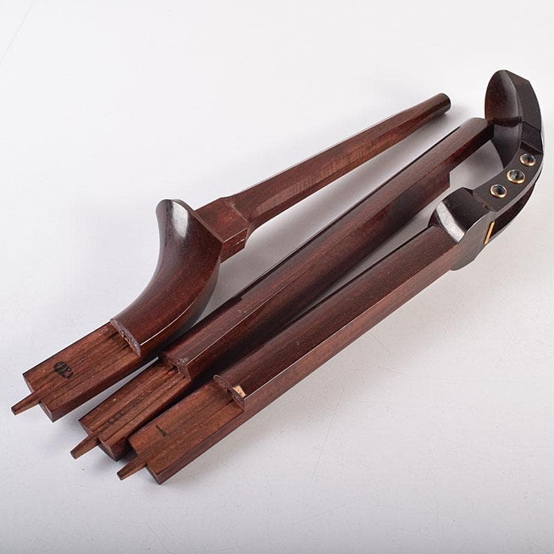 和楽器　弦楽器　唐木紫檀棹　金細三味線　ハードケース付　M　R8637B