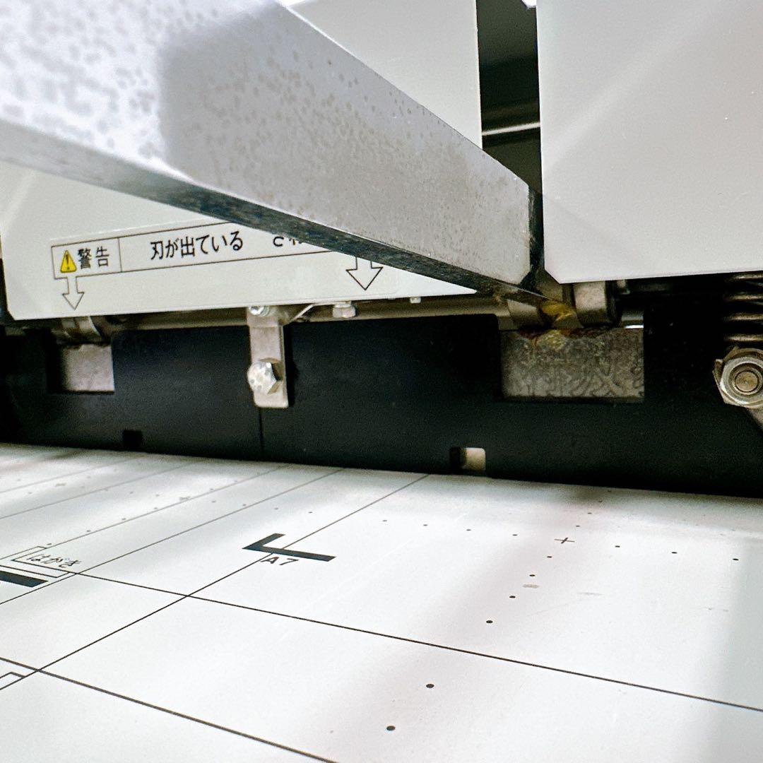【極美品】PLUS プラス 裁断機 PK-513L カットライン表示機能付き