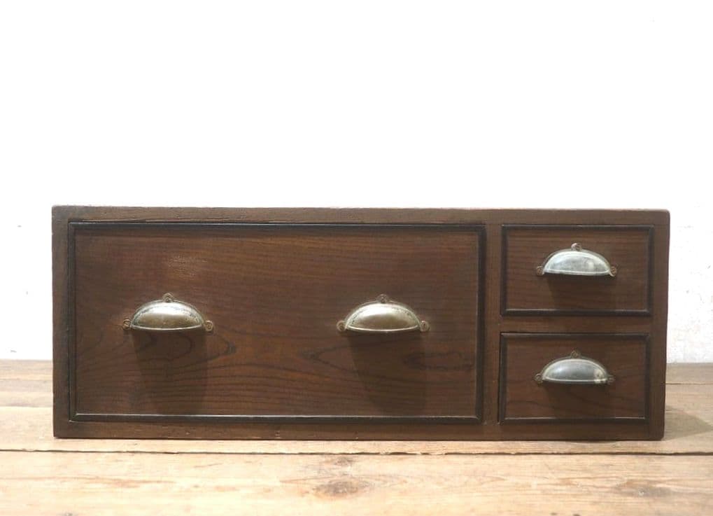 1377 アンティーク　ロータイプの収納棚　展示台　テレビ台　ケース　レトロ