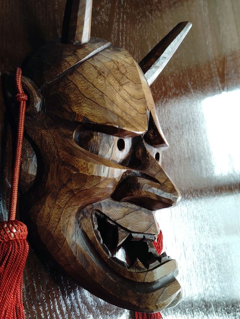 骨董品　アンティーク　木彫り工芸品　木製面　鬼面　迫力満点　彫り師名あり