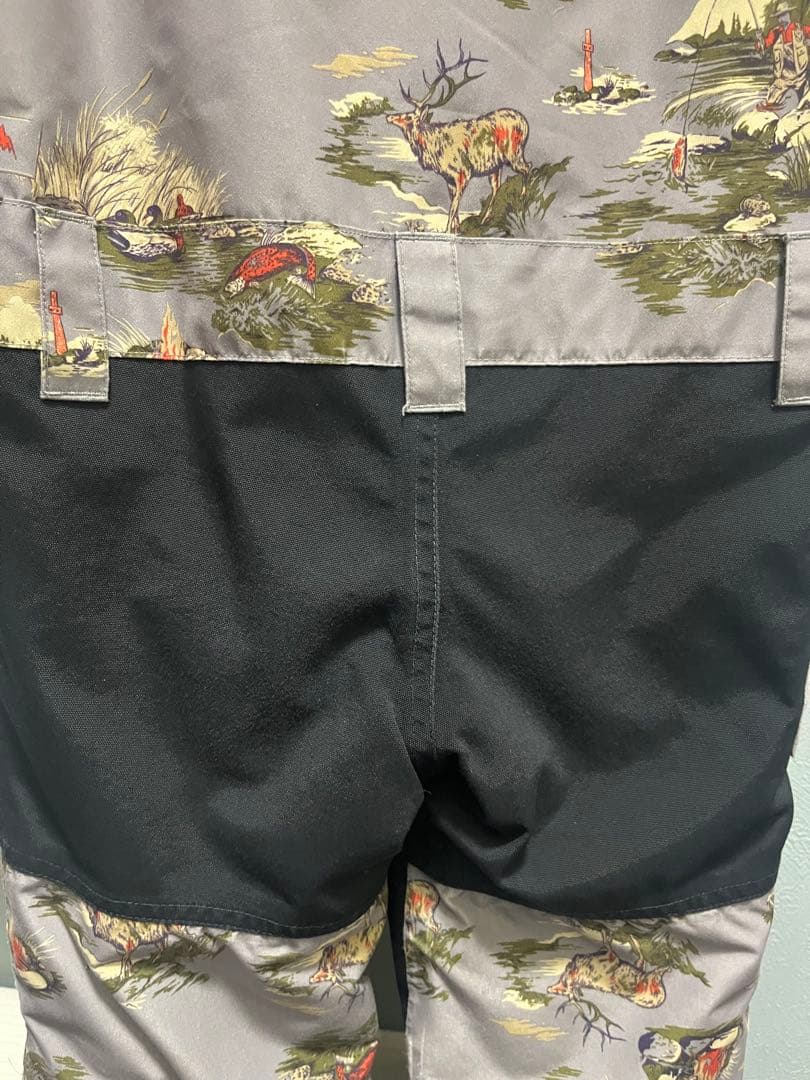 Burton スキーウェア つなぎ　動物柄　グレー