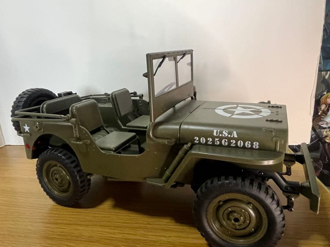 ラジコンジープ figma 自衛隊員　破損品