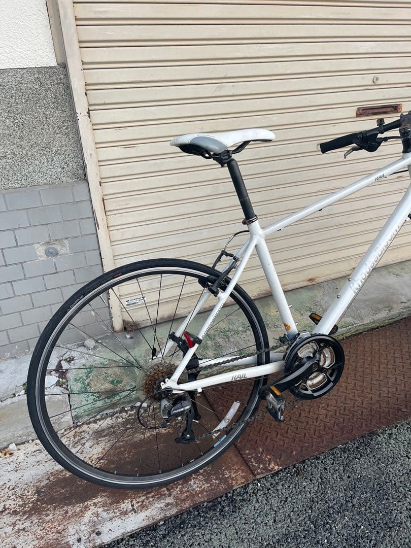 クロスバイク ホワイト 700C アルミフレームKhodaaBloom Rail