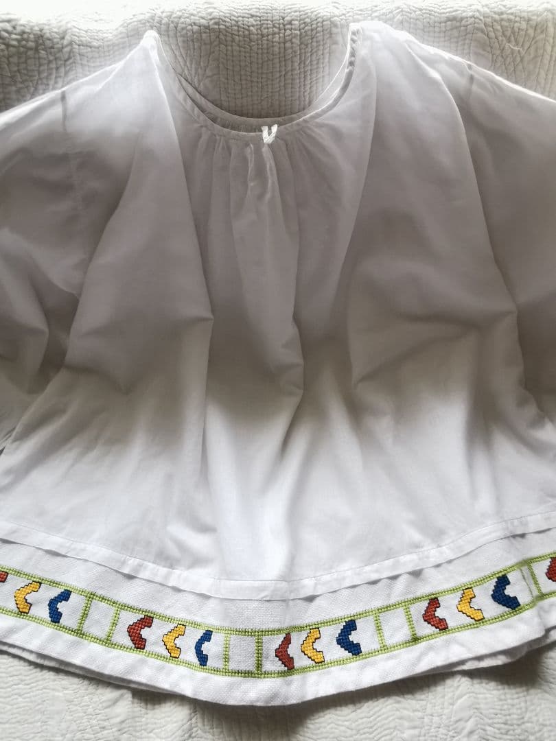 アンティークベルギー ニードルポイント色糸手刺繍 柔らかなファインリネンスモック