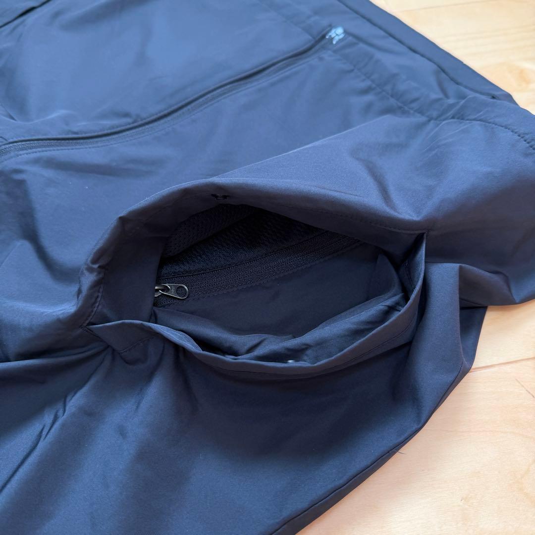 NIKEナイキ　ランニングウェア　上下セット　上着　パンツ　黒ブラック　M 新品