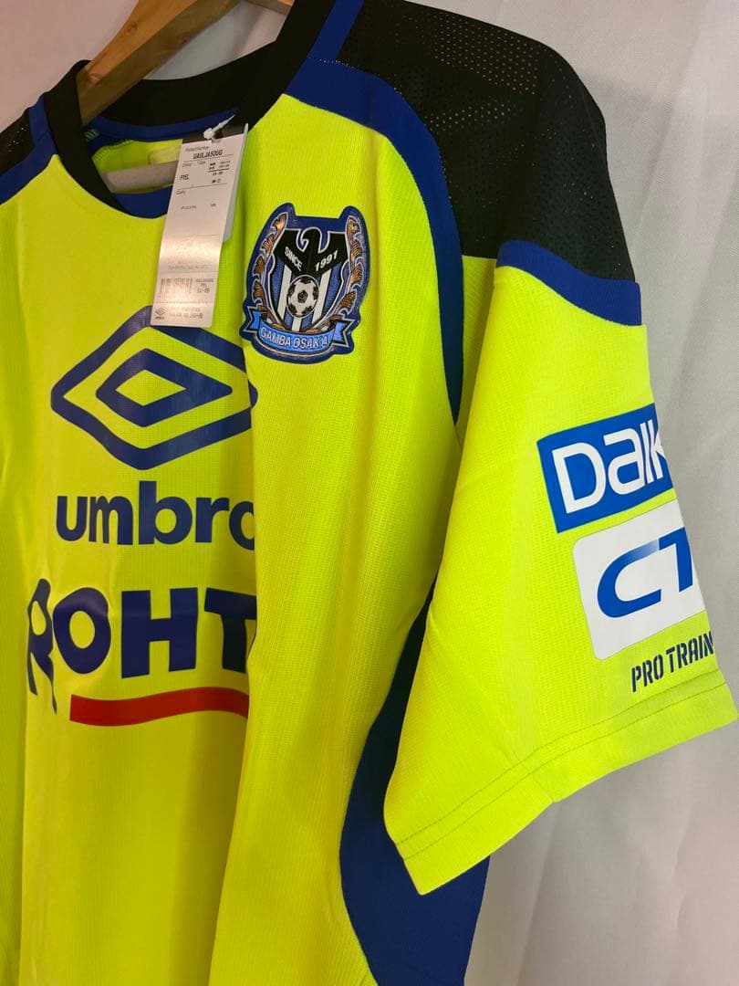 【新品未使用】UMBRO アンブロ ガンバ大阪　トレーニングウェア　半袖　シャツ