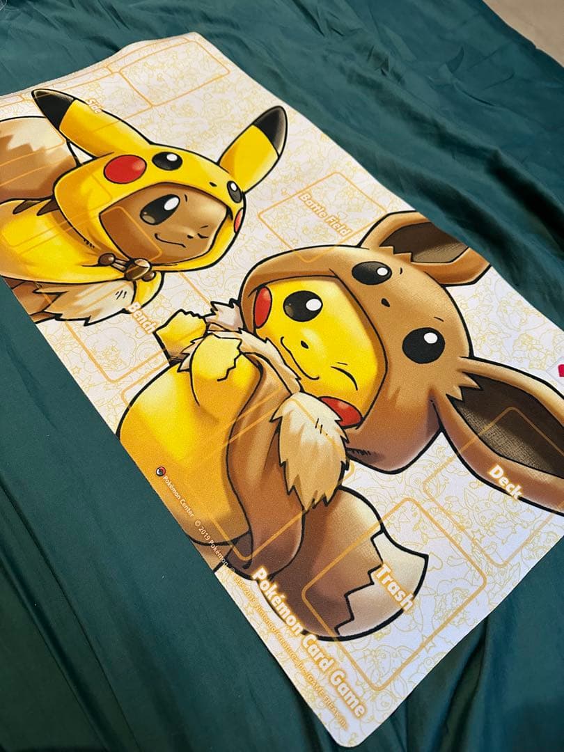 ラバープレイマット FAN OF PIKACHU & EIEVUI