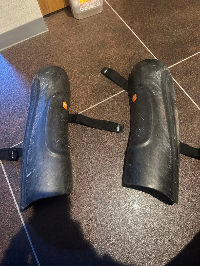 POC カーボンとTPE スキー・用プロテクター