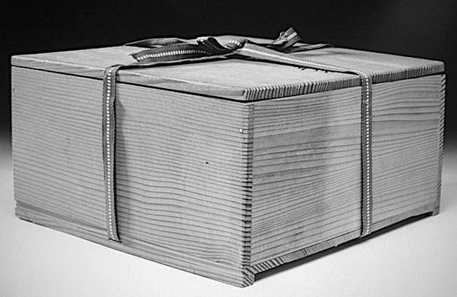 幸兵衛窯　益田鈍翁作　翁花押中皿　無傷　箱無　古物。