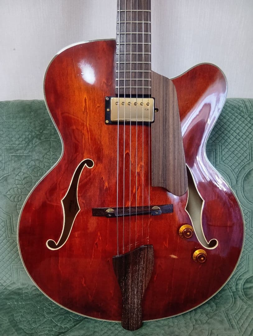 ギター Eastman AR-403CE/Antique red