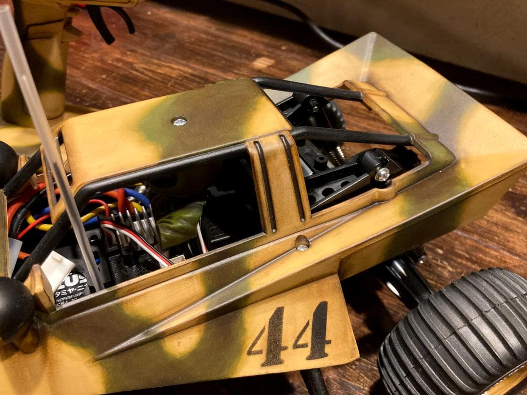 タミヤ　グラスホッパー　迷彩カスタムペイント　電動RCドライブセット付