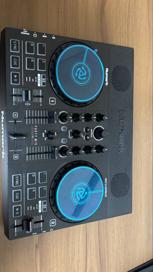 早い者勝ち！ Numark DJコントローラー (内臓コントローラー付き)