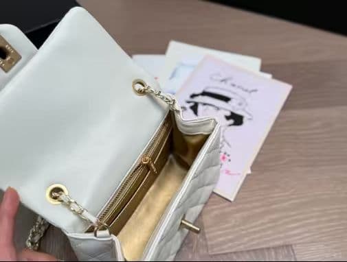 CHANEL MAKE UP ホワイトレザー ショルダーバッグ ノベルティ