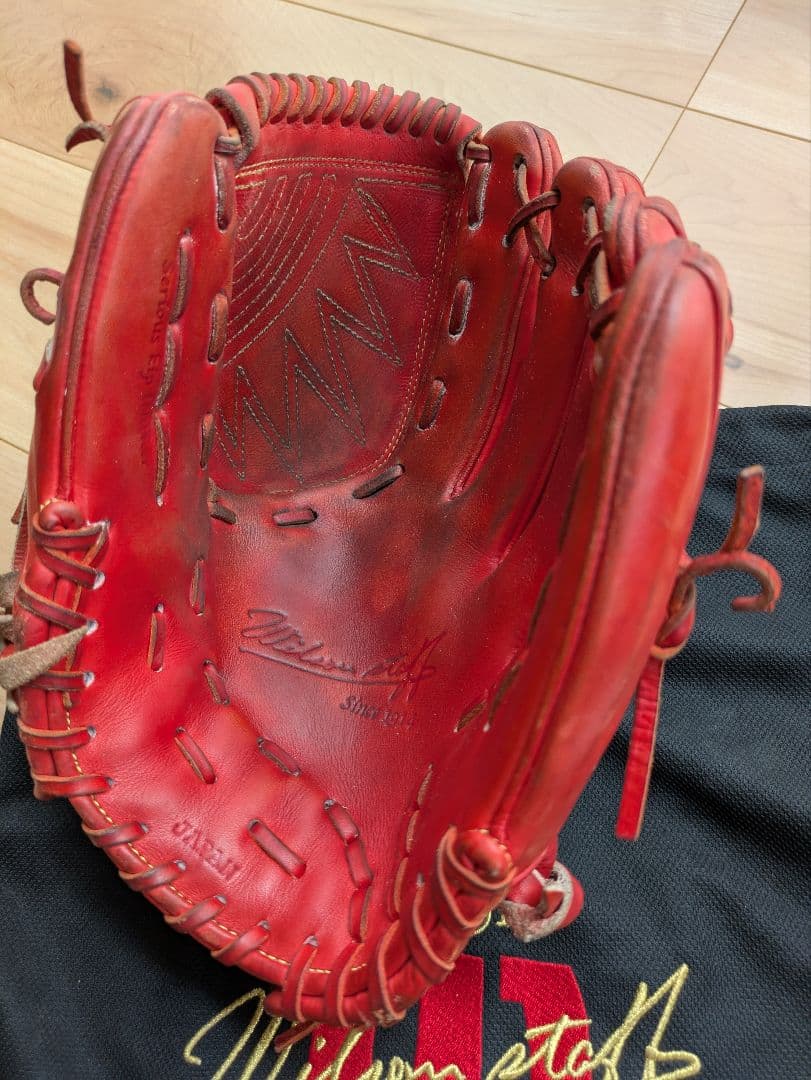 お年玉価格！Wilson 硬式野球　ピッチャー用　グローブ 　縦型　硬少し残