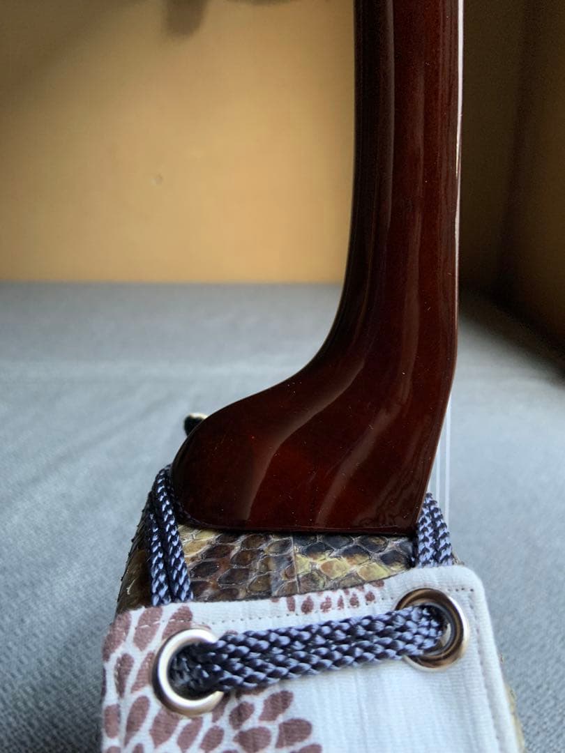 沖縄三線　知念大工型　ゆし木実　スンチー塗り