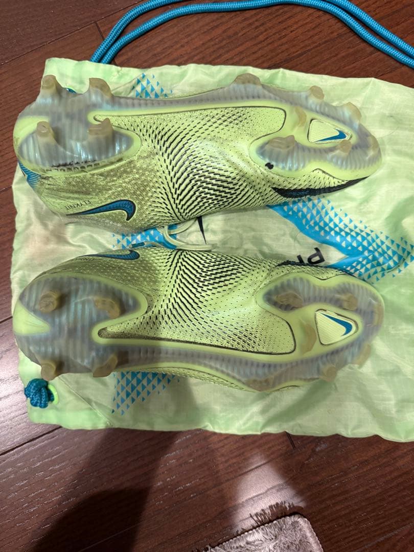 Nike Phantom サッカーシューズ ライトグリーン