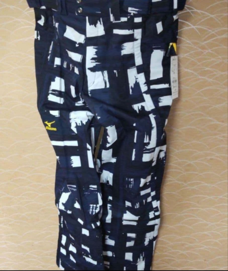 大きいサイズ 新品タグ付き ミズノ ウエア上下 パンツフルオープン。